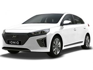 יונדאי איוניק היברידית בצבע לבן